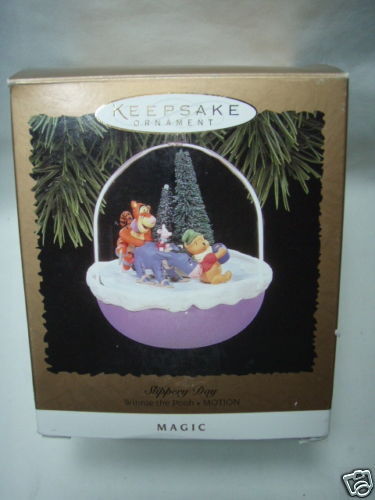 1996 Hallmark Slippery Day Winnie the Pooh Magic Motion  