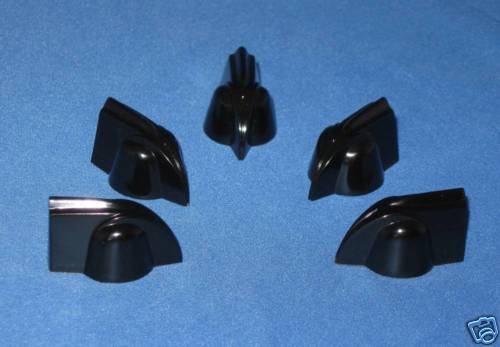 SET OF 5 DAKAWARE BLACK CHICKEN HEAD KNOBS PUSH ON   