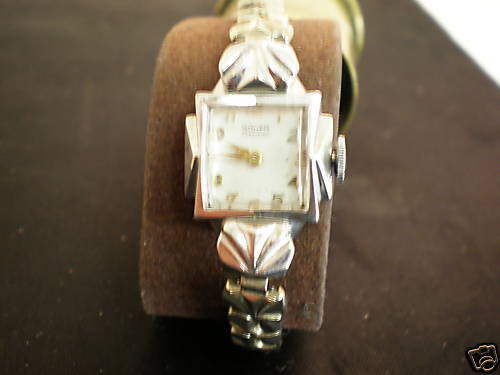 Art deco.10 Kt w.Gold.Wind up. Ladies Gruen Precision  