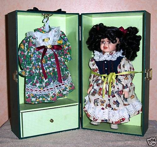 11.5 LASTING IMPRESSIONS PORCELAIN DOLL W/ CASE  