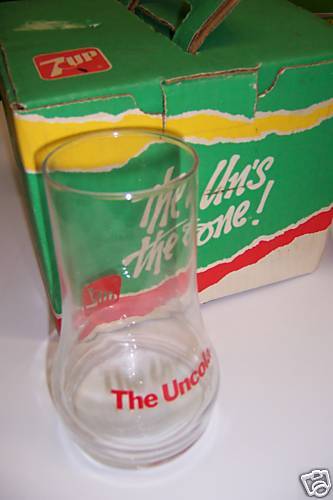 VINTAGE RETRO 7 UP THE UNCOLA UPSIDE DOWN GLASS BOX SET  