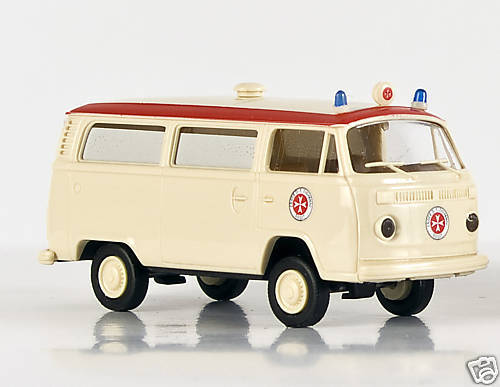 BREKINA HO   # 33120   VW T2 Ambulance S.Giovanni  